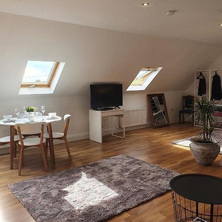 Captivating 1-Bed Apartment In Cloyne コーク エクステリア 写真